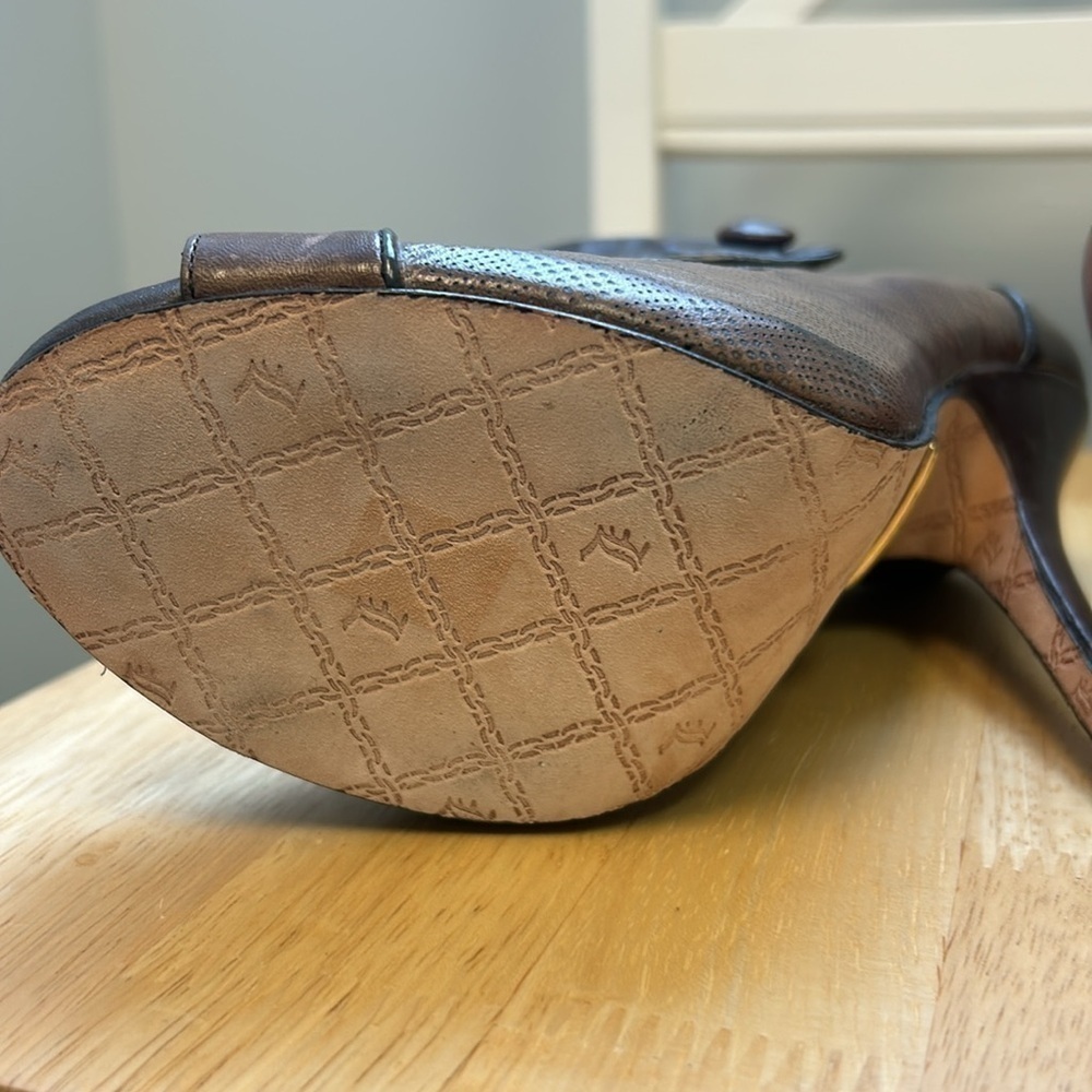 L.A.M.B. Hannah Brown Leather Women’s Heels Size 8.5M Made in Brazil - Picture 9 of 12